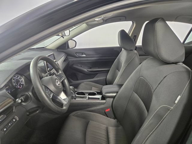Used 2024 Nissan Altima 2.5 SV FWD image 14