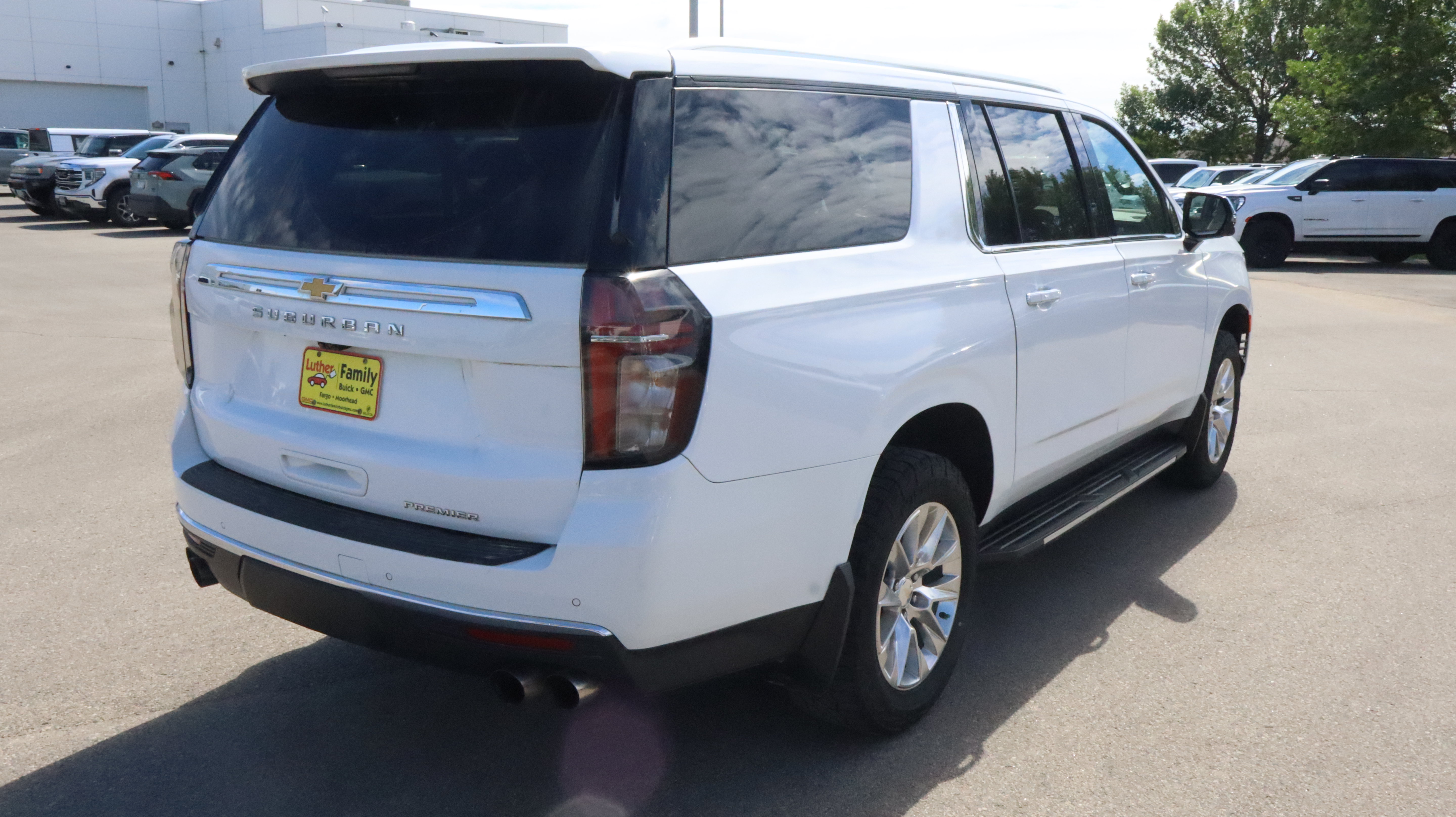 Used 2023 Chevrolet Suburban Premier AWD/4WD image 7