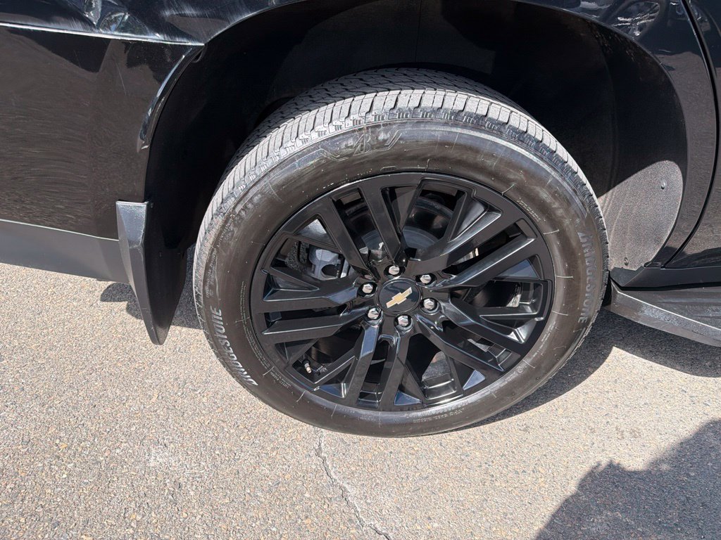 Used 2023 Chevrolet Tahoe Premier AWD/4WD image 33