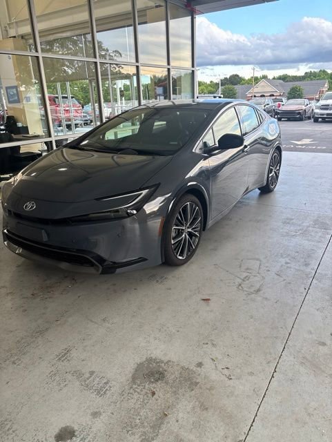 Used 2025 Toyota Prius XLE FWD image 1