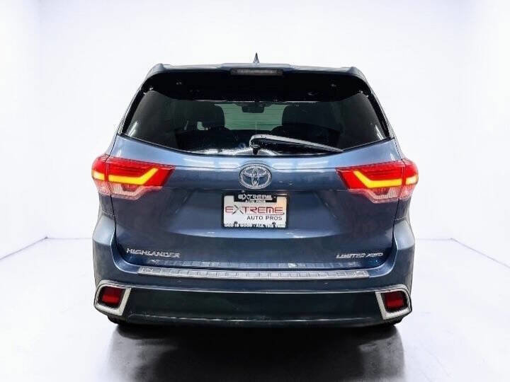 Used 2019 Toyota Highlander Limited Platinum AWD/4WD image 7