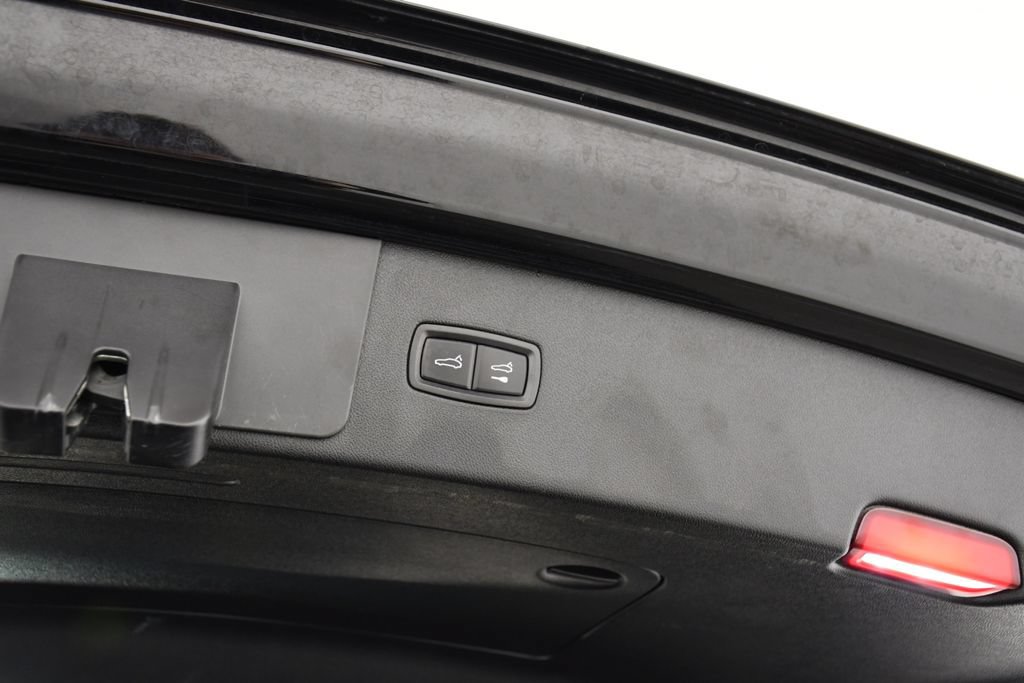 Used 2022 Porsche Cayenne Platinum Edition AWD/4WD image 25