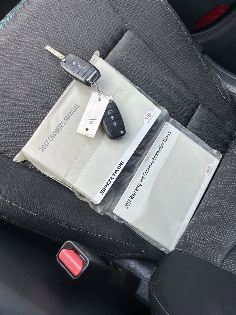 Used 2017 Kia Sportage LX AWD/4WD image 23