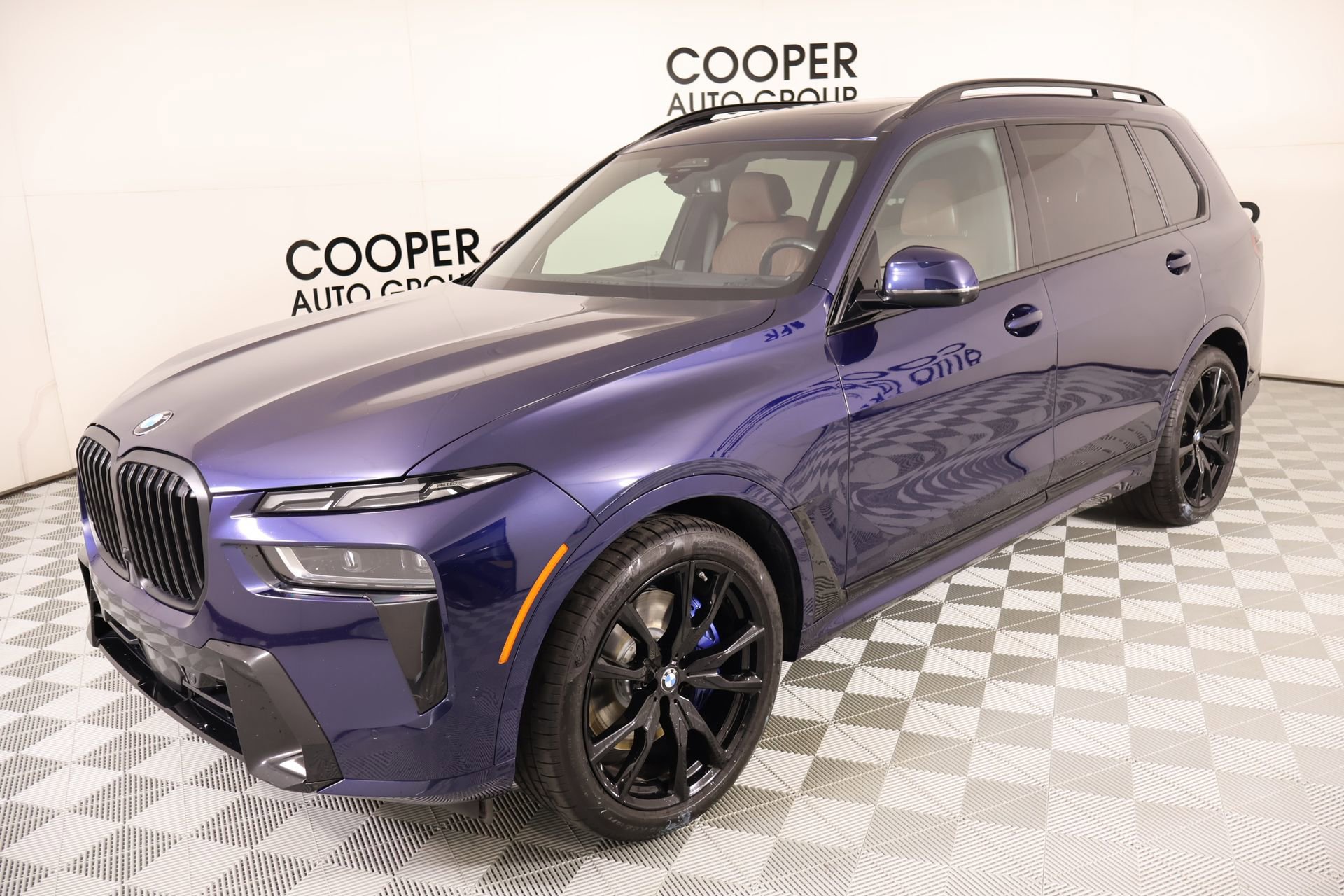 Used 2024 BMW X7 xDrive40i w/ Executive Package AWD/4WD image 11