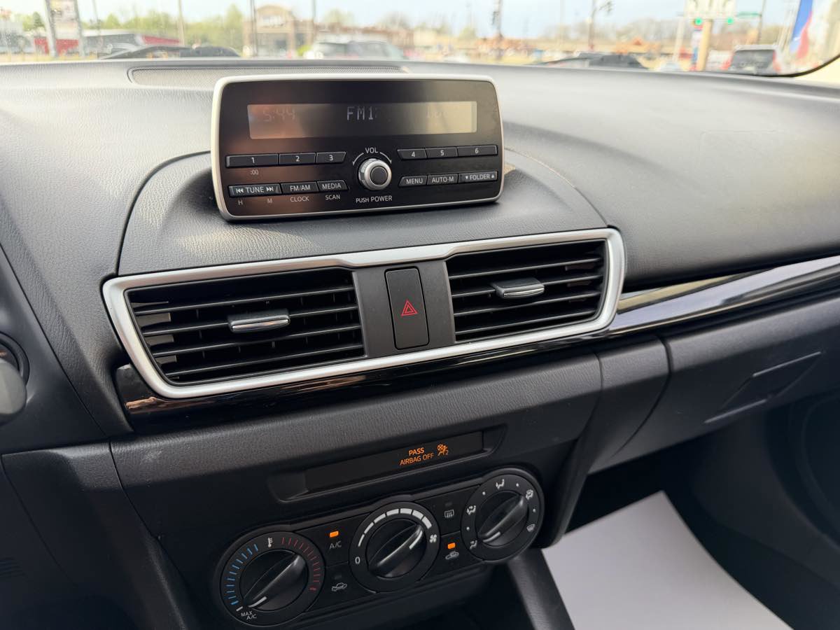Used 2014 MAZDA MAZDA3 i Sport FWD image 23