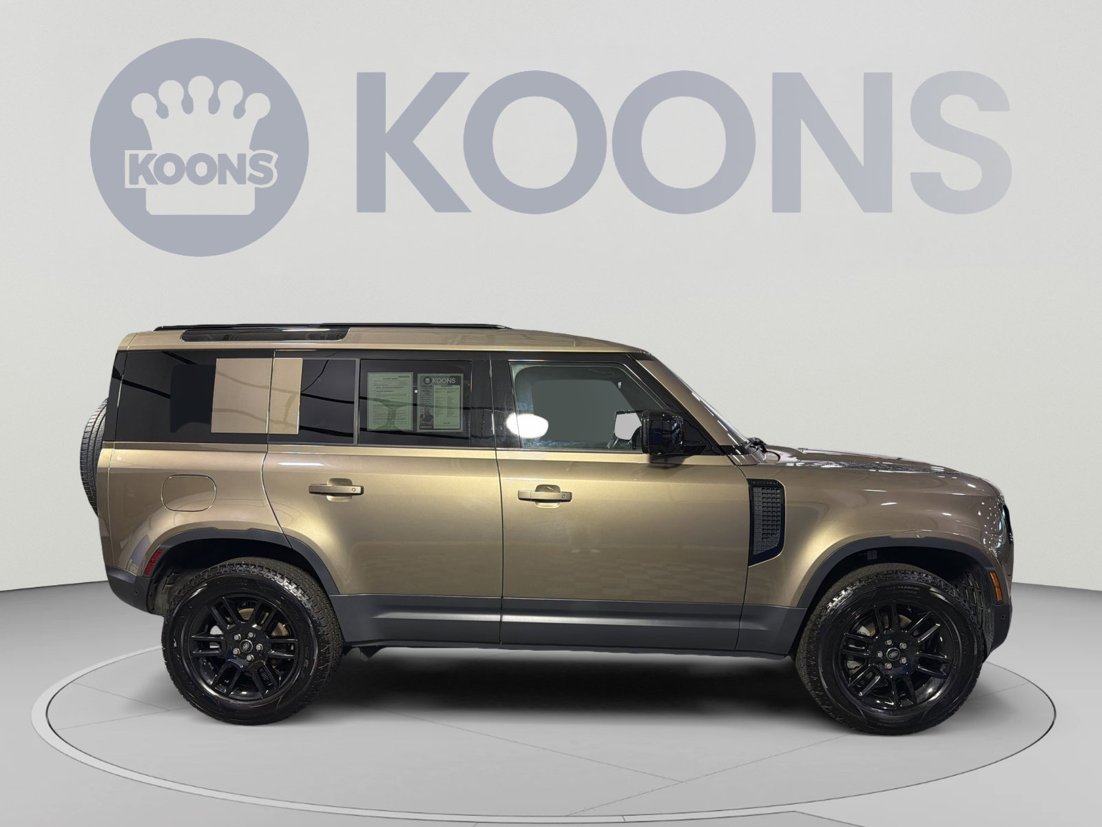 Used 2025 Land Rover Defender 110 S AWD/4WD image 8