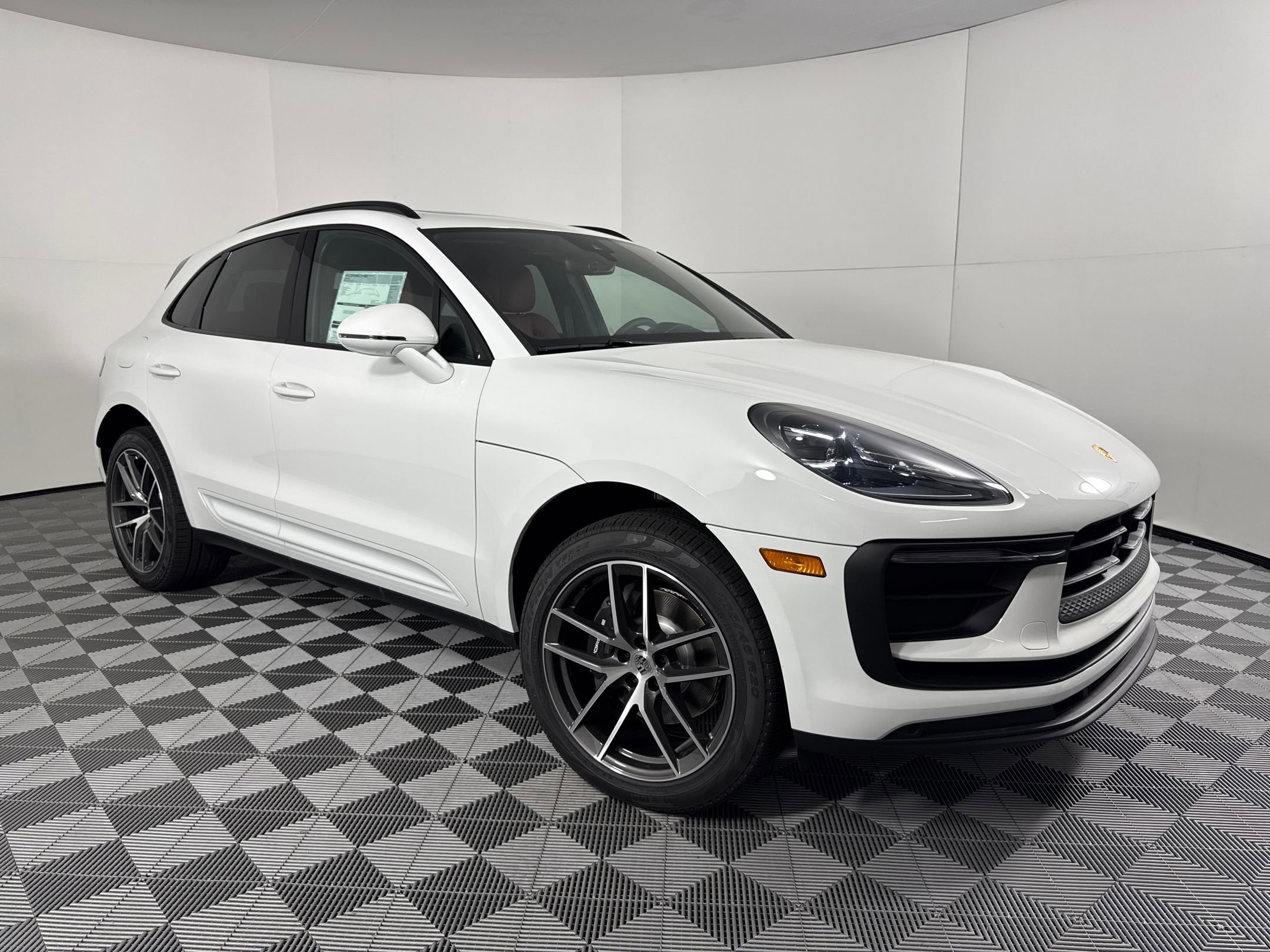 Certified 2026 Porsche Macan image 9