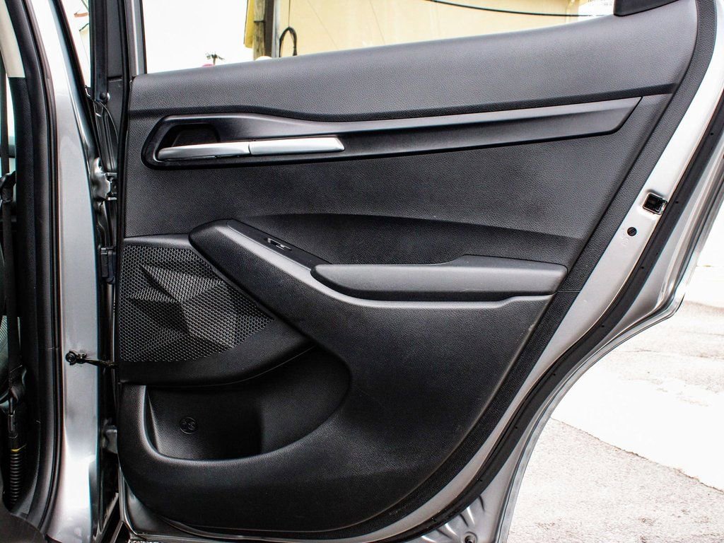 Used 2025 Kia Seltos LX AWD/4WD image 12