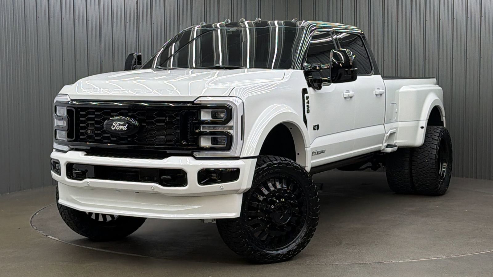 Used 2026 Ford F450 Platinum w/ FX4 Off-Road Package AWD/4WD image 1