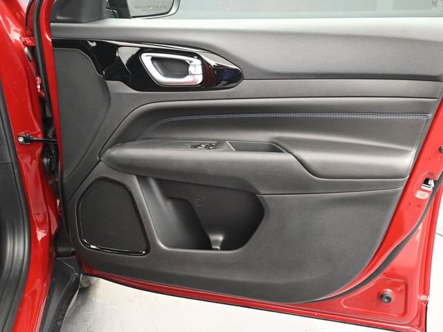 New 2026 Jeep Compass Latitude image 17