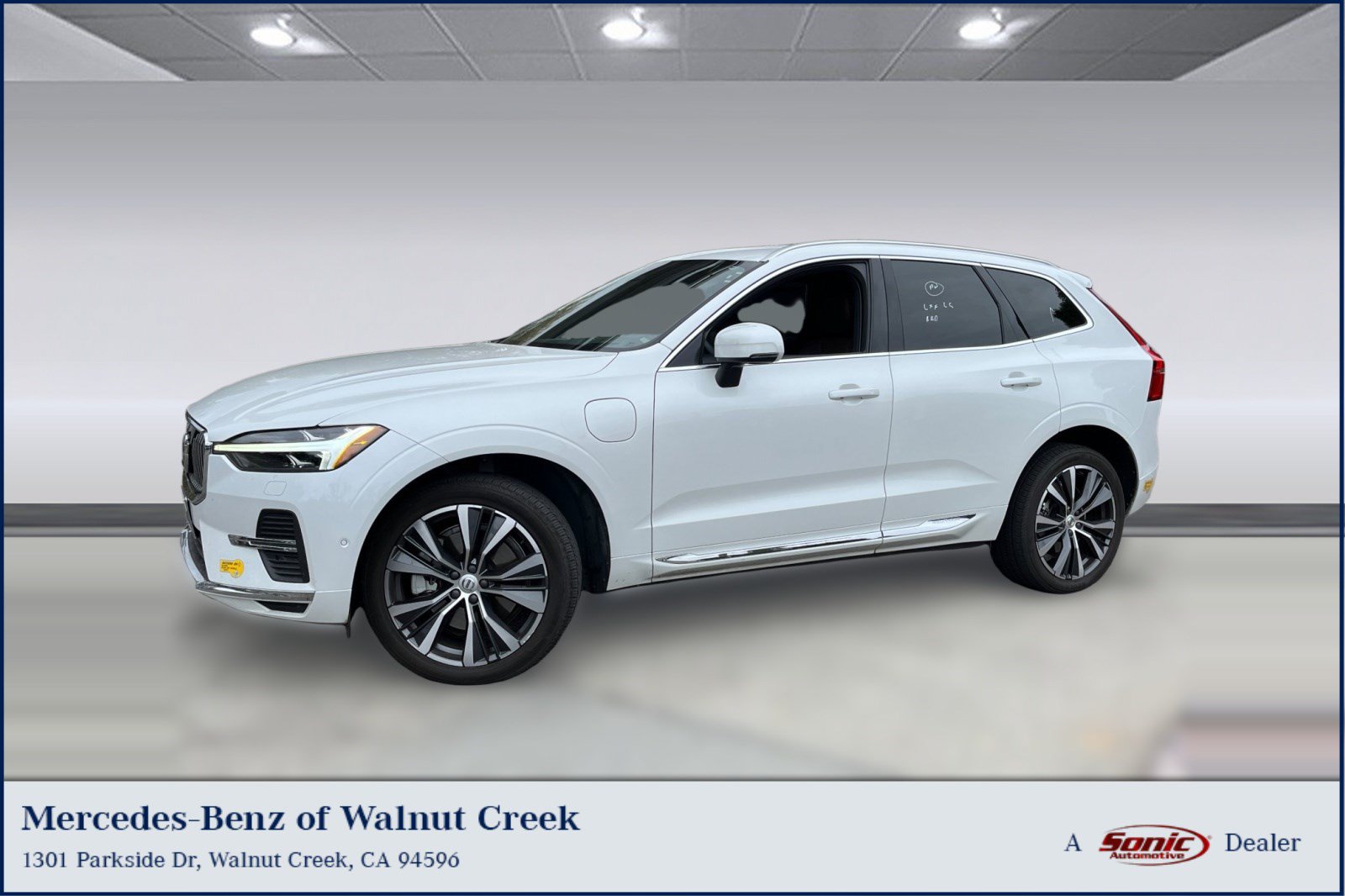 Used 2022 Volvo XC60 T8 Inscription Expression w/ Advanced Package