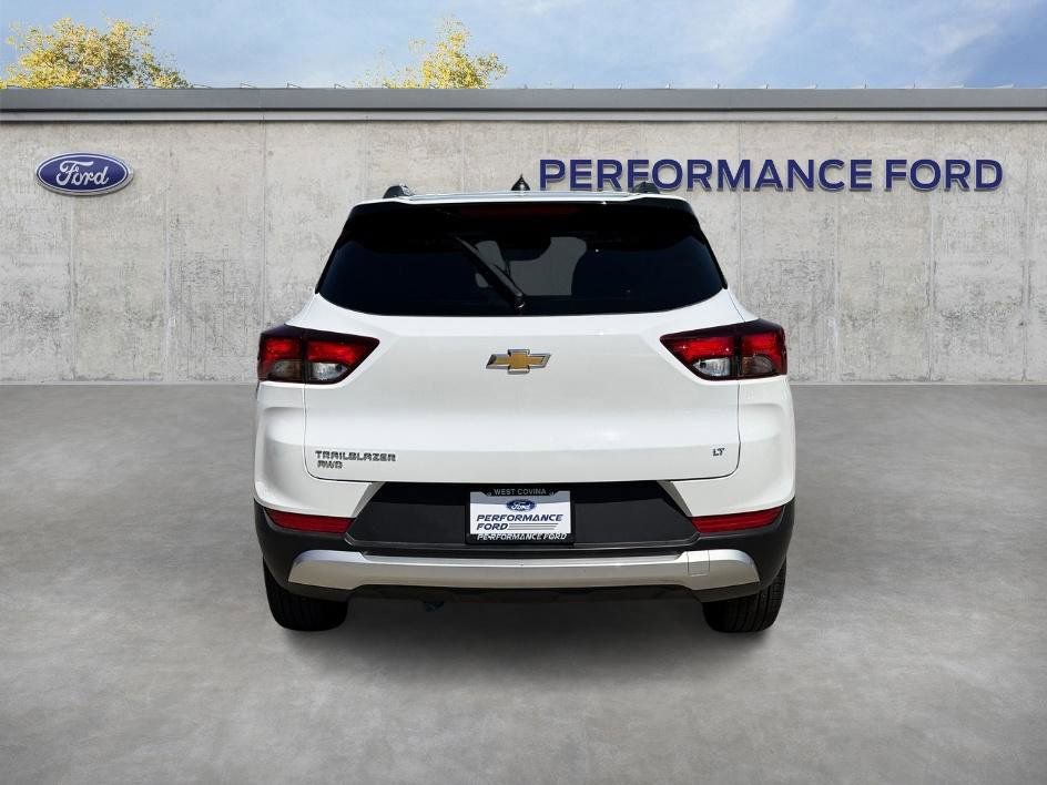 Used 2025 Chevrolet TrailBlazer LT AWD/4WD image 8