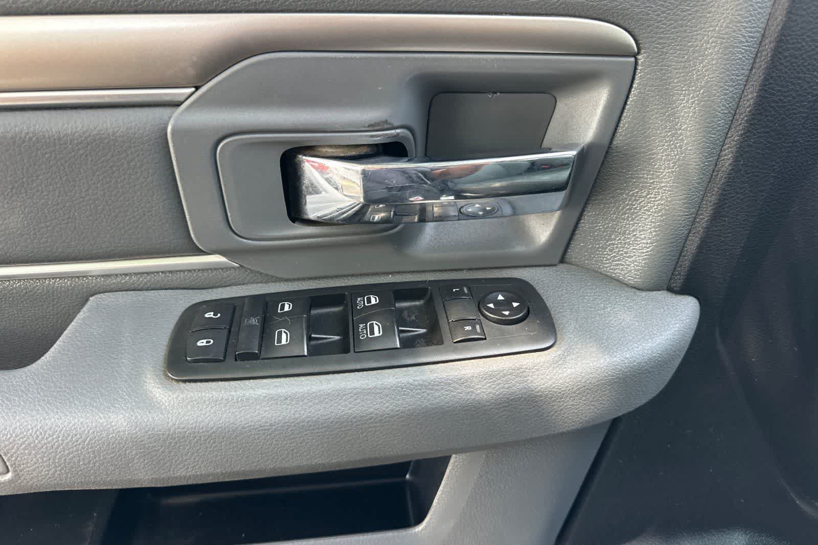 Used 2015 RAM 2500 SLT AWD/4WD image 13