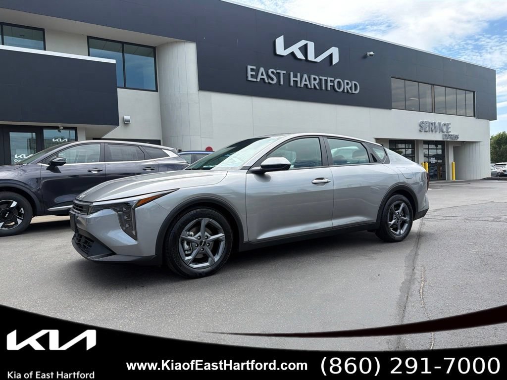 Certified 2025 Kia K4 FWD image 1