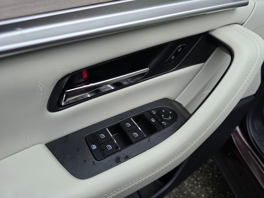 Used 2024 MAZDA CX-90 Plug-In Hybrid w/ Premium Plus image 31