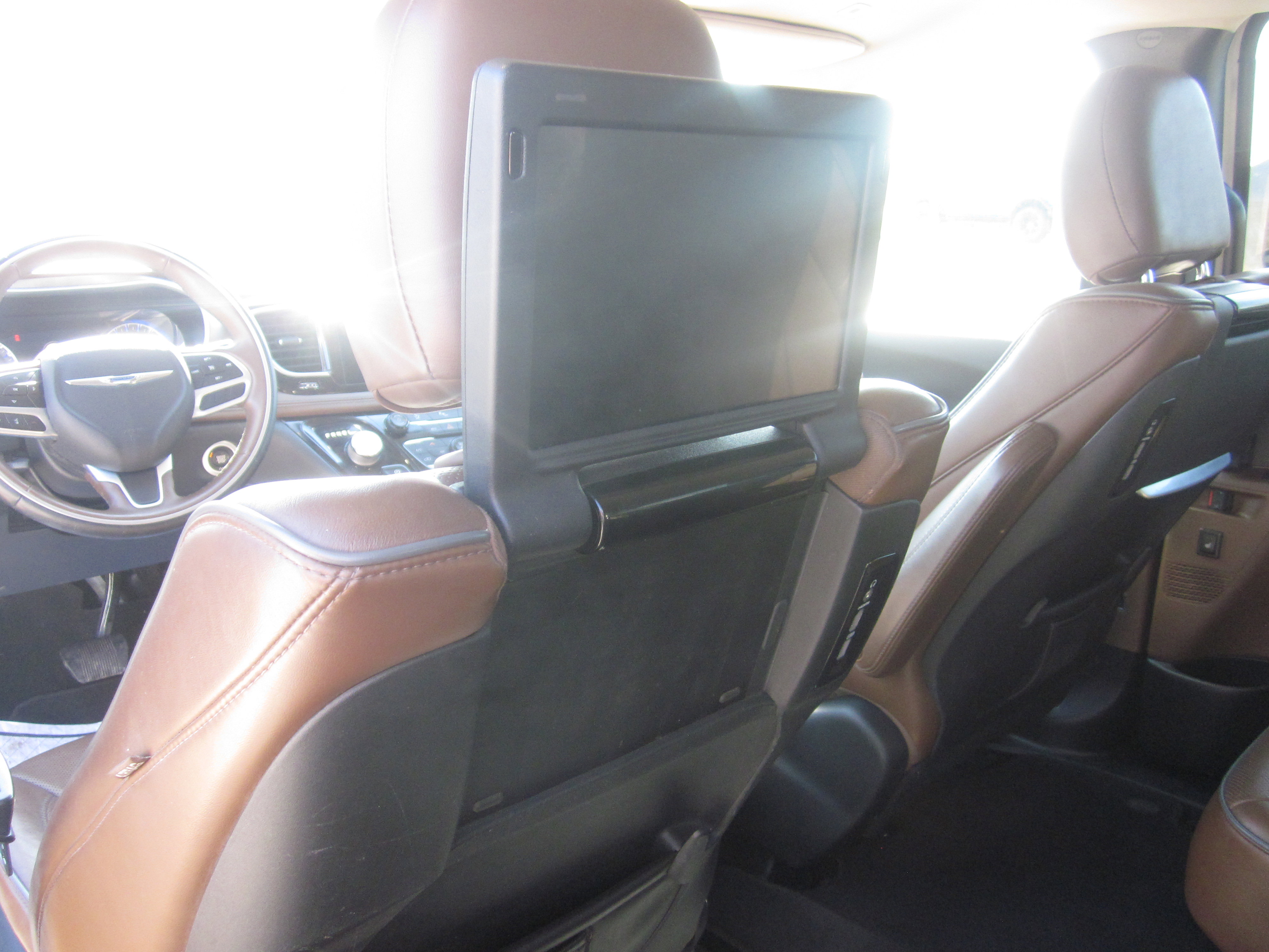 Used 2018 Chrysler Pacifica Limited image 14