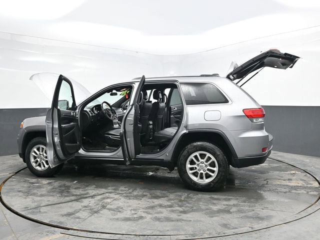 Used 2019 Jeep Grand Cherokee Laredo AWD/4WD image 45