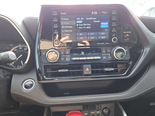Used 2021 Toyota Highlander XSE AWD/4WD image 18