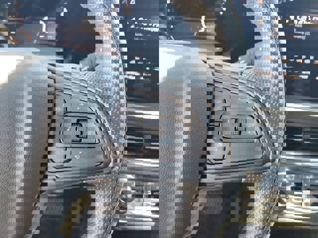 Used 2025 Buick Envista Preferred w/ Advanced Safety Package image 21