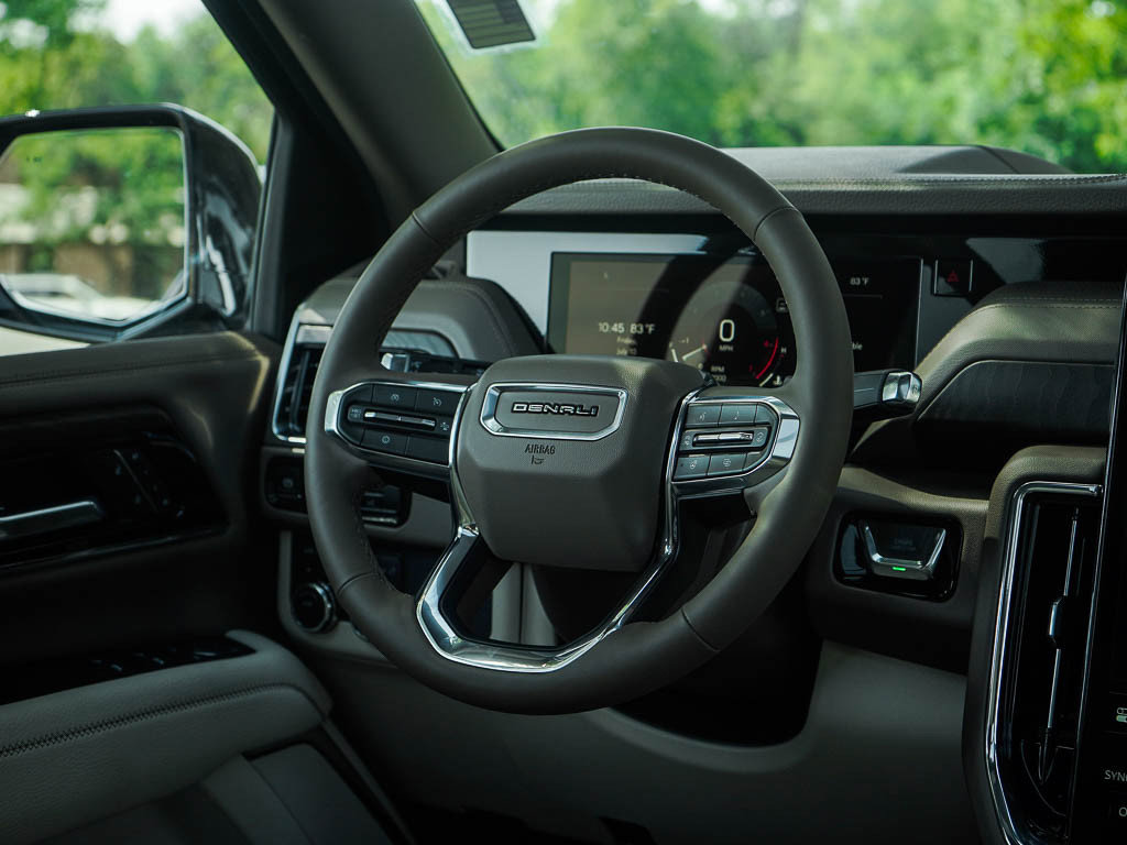 New 2026 GMC Yukon XL Denali w/ Sun & Power Step Package AWD/4WD image 17