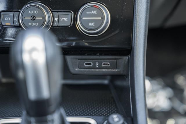 Used 2020 Volkswagen Jetta R-Line image 23