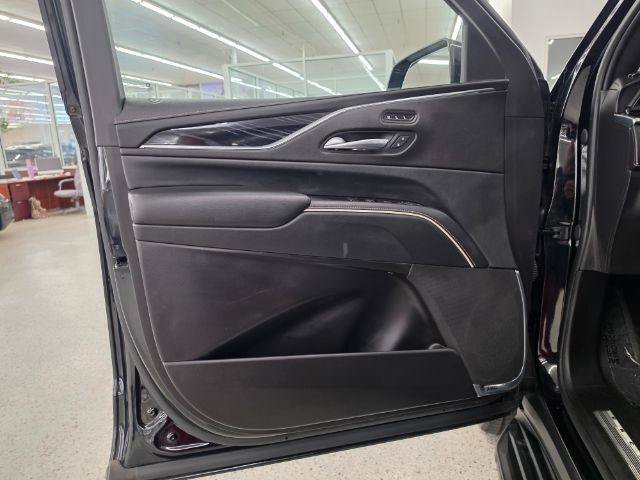 Used 2023 Cadillac Escalade Sport AWD/4WD image 30