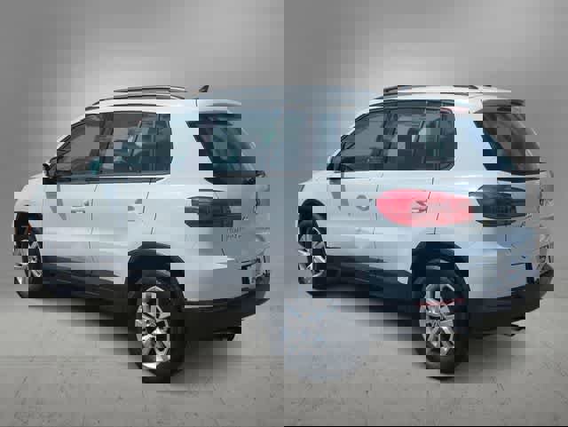 Used 2017 Volkswagen Tiguan S image 6