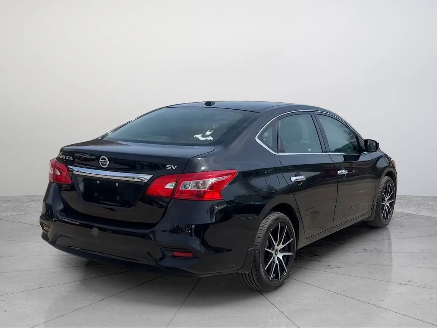 Used 2017 Nissan Sentra SV image 3