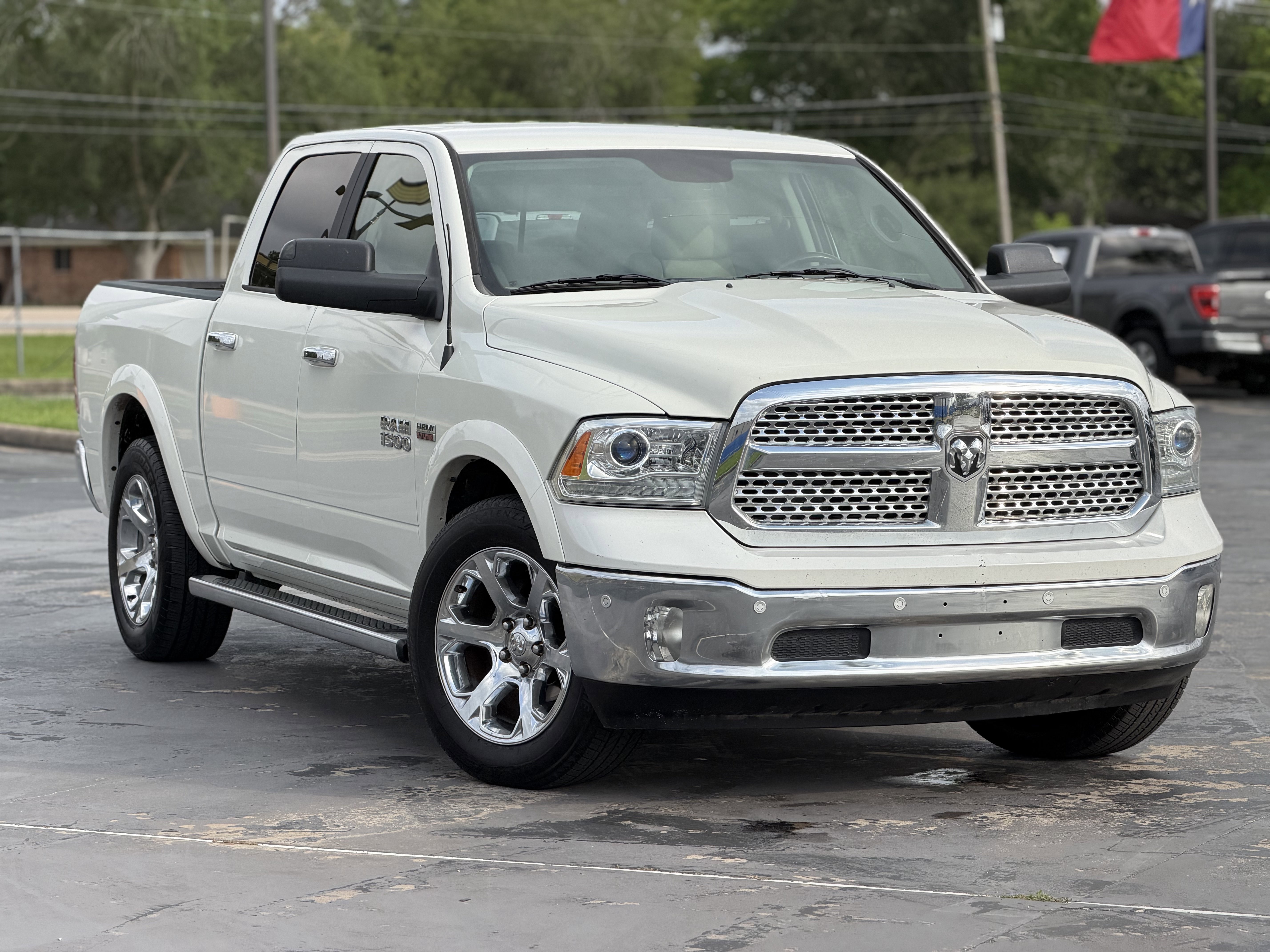 Used 2018 RAM 1500 Laramie w/ Convenience Group RWD image 3