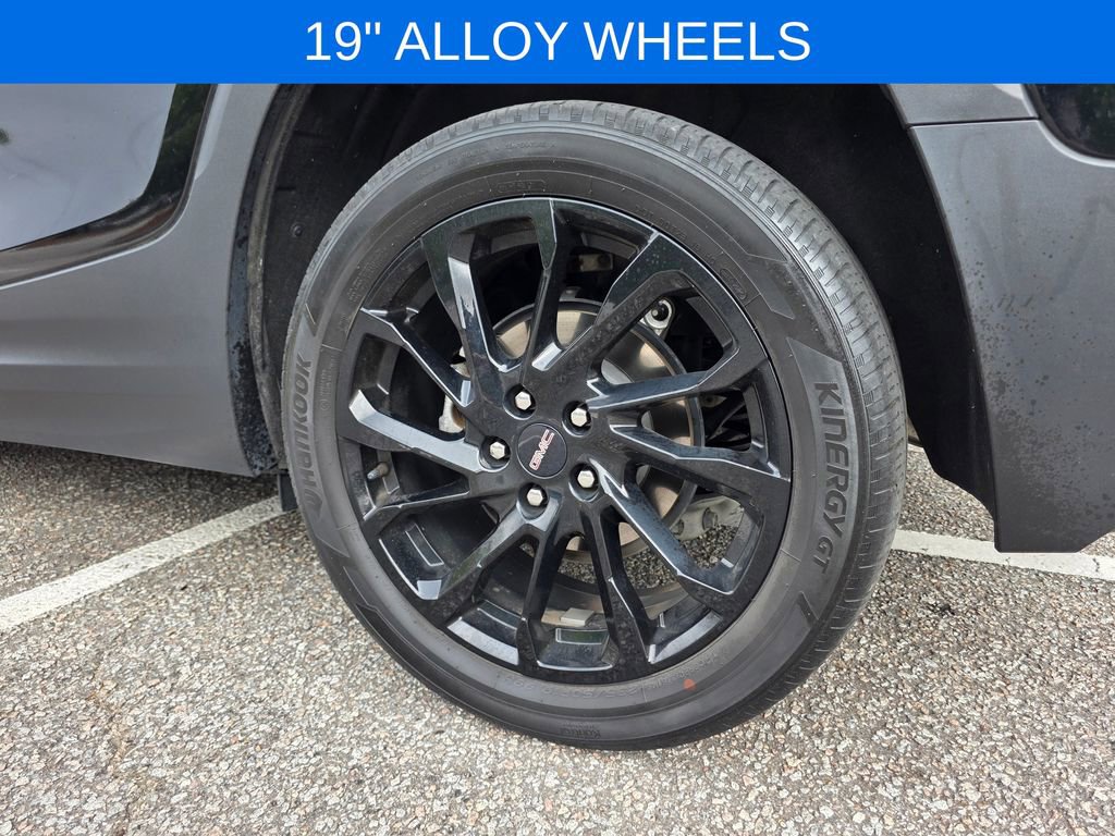 Used 2023 GMC Terrain SLE w/ Driver Convenience Package image 34