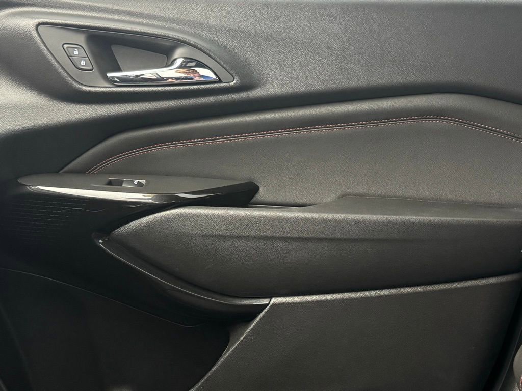 Used 2024 Chevrolet Trax RS w/ Driver Confidence Package image 40