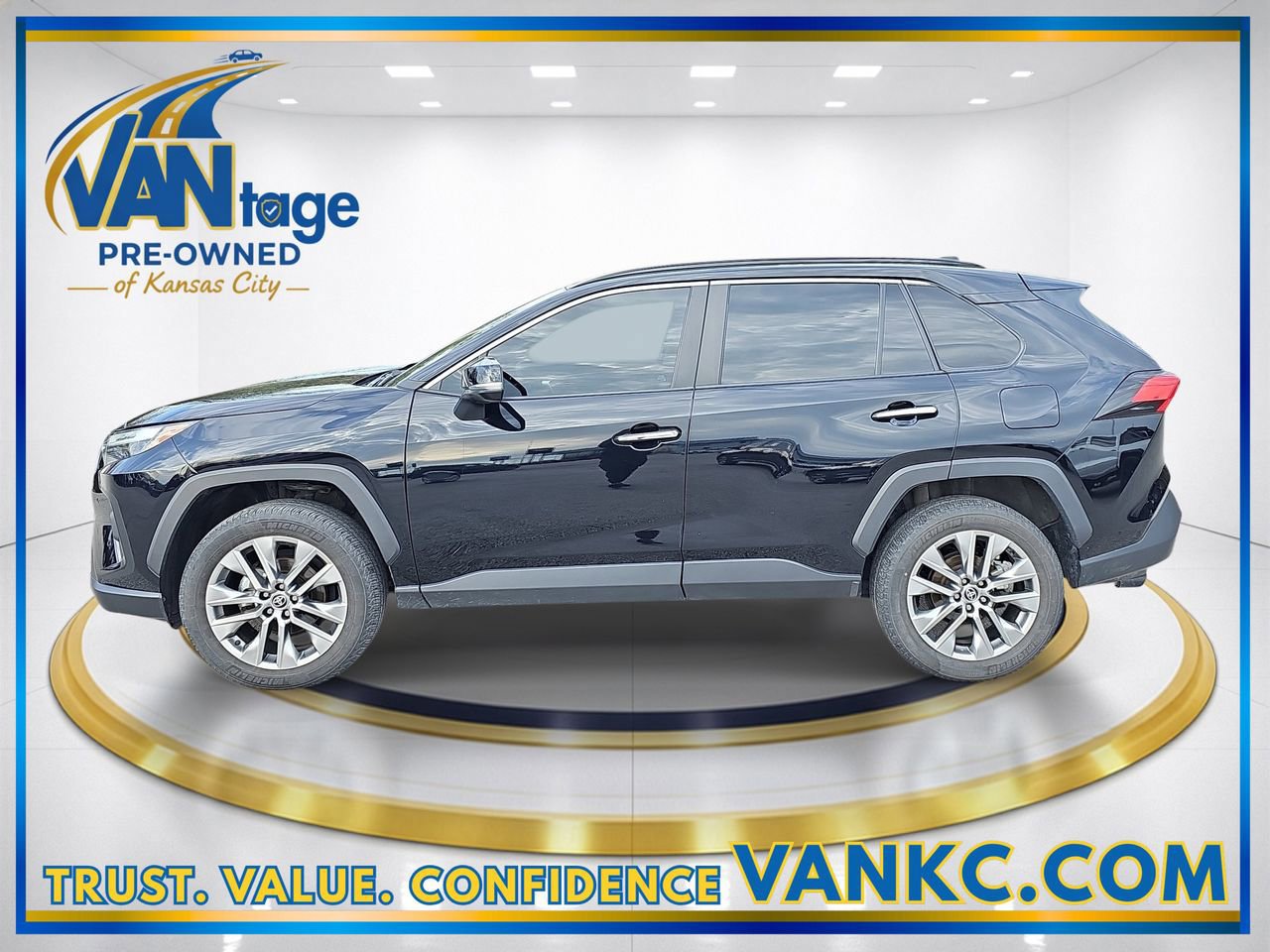 Used 2023 Toyota RAV4 Limited w/ Limited Grade Weather Package image 10