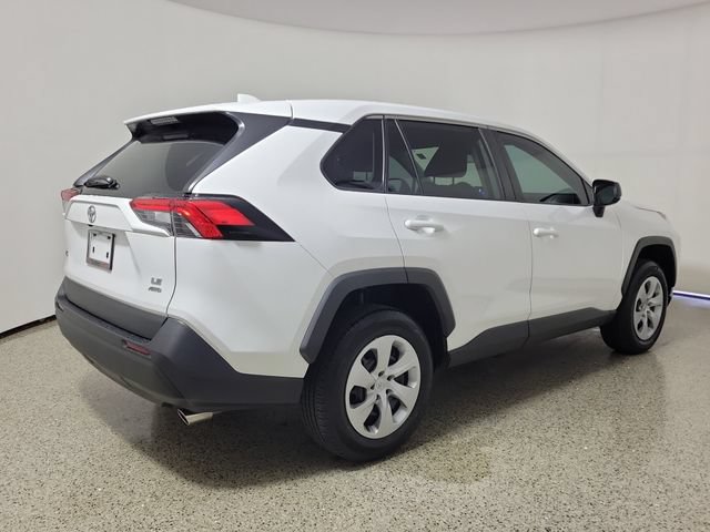 Used 2024 Toyota RAV4 LE AWD/4WD image 5