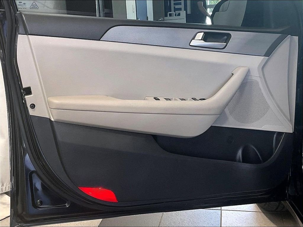 Used 2017 Hyundai Sonata SE FWD image 9