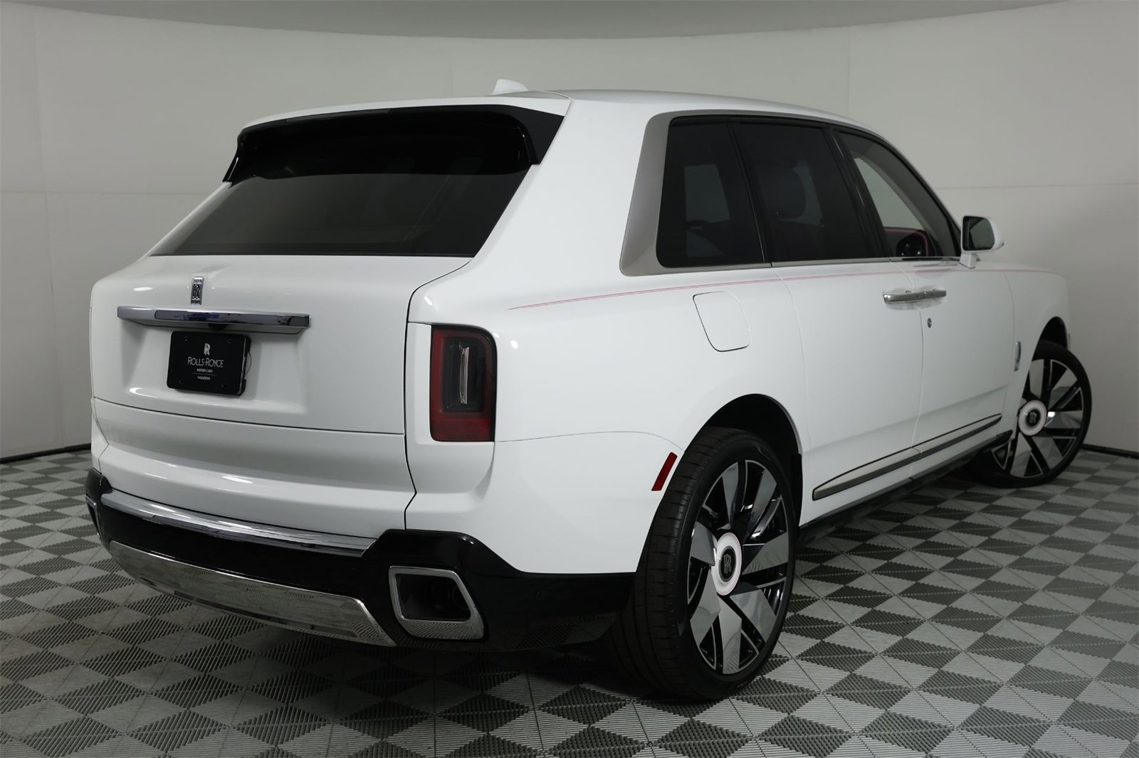 New 2025 Rolls-Royce Cullinan w/ Dynamic Package image 7