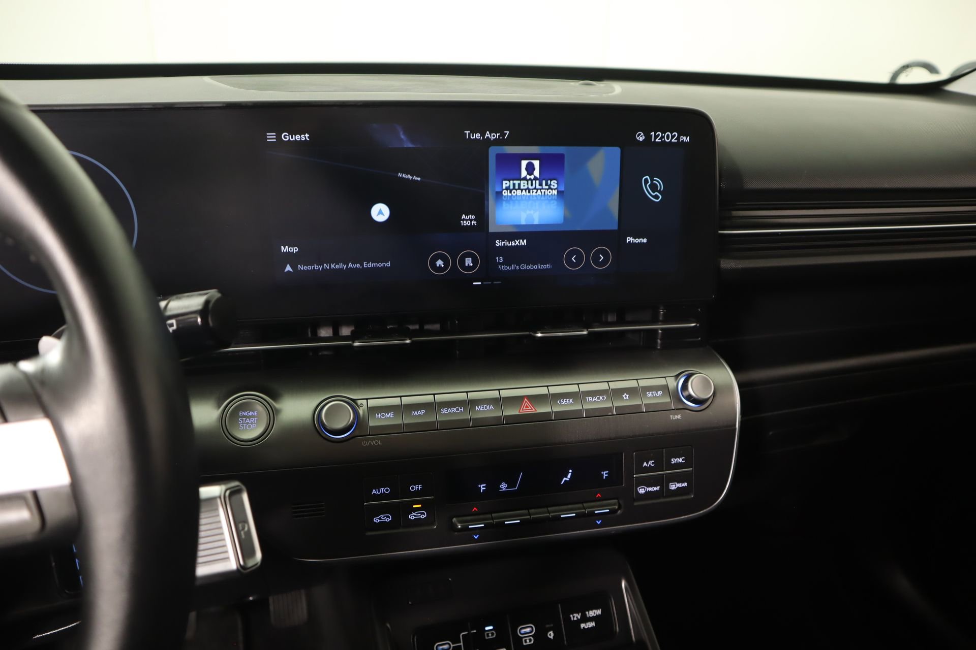 Used 2024 Hyundai Kona SEL w/ Convenience Package FWD image 5