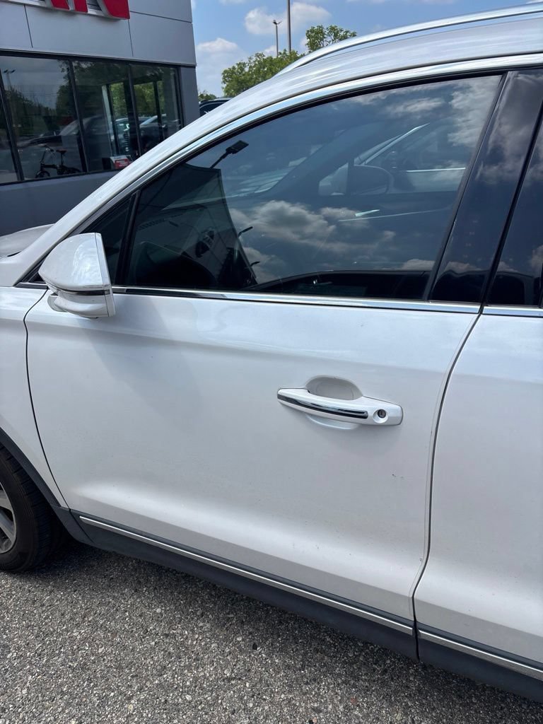 Used 2019 Lincoln MKC Reserve w/ MKC Technology Package FWD image 3