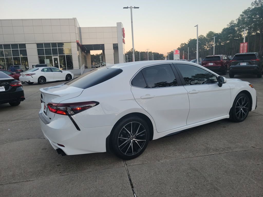 Certified 2024 Toyota Camry SE image 9