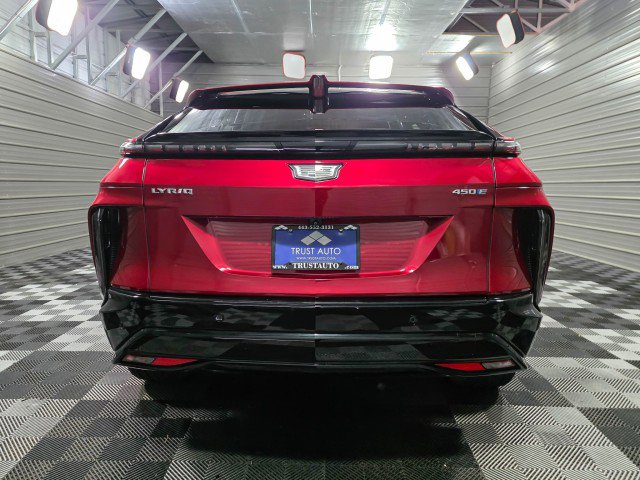 Used 2024 Cadillac Lyriq Sport image 6