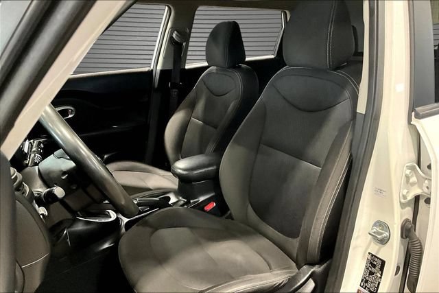 Used 2018 Kia Soul FWD image 18