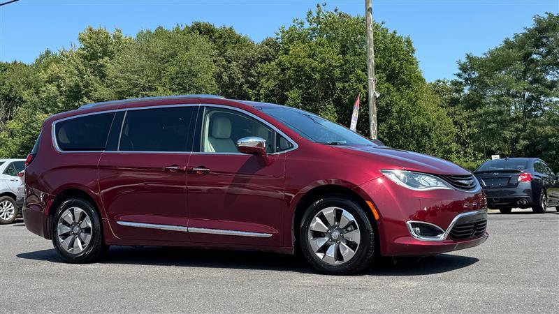 Used 2018 Chrysler Pacifica Limited w/ Advanced Safetytec Group FWD image 7