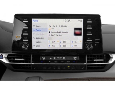 Used 2024 Toyota Sienna XLE FWD image 10