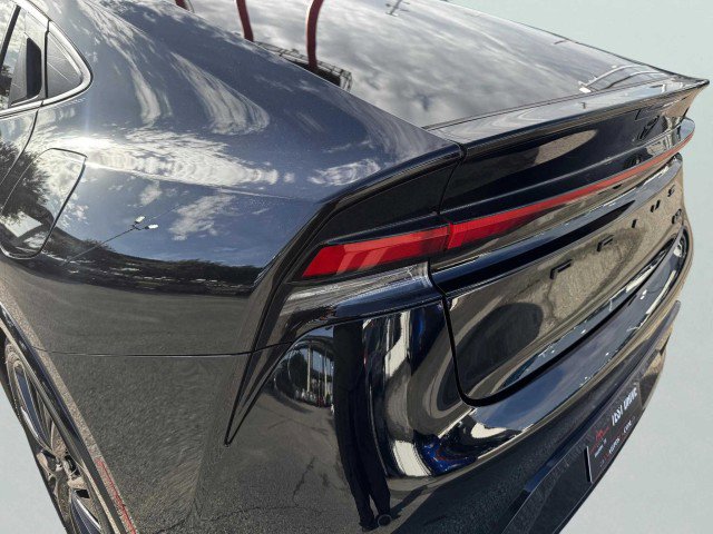 Used 2025 Toyota Prius image 12