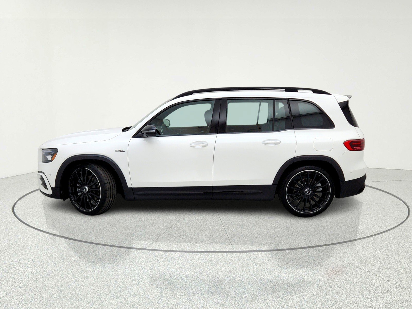 New 2026 Mercedes-Benz GLB 35 AMG 4MATIC image 3