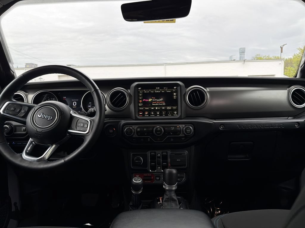 Used 2023 Jeep Wrangler Unlimited Rubicon 4xe w/ Cold Weather Group AWD/4WD image 20