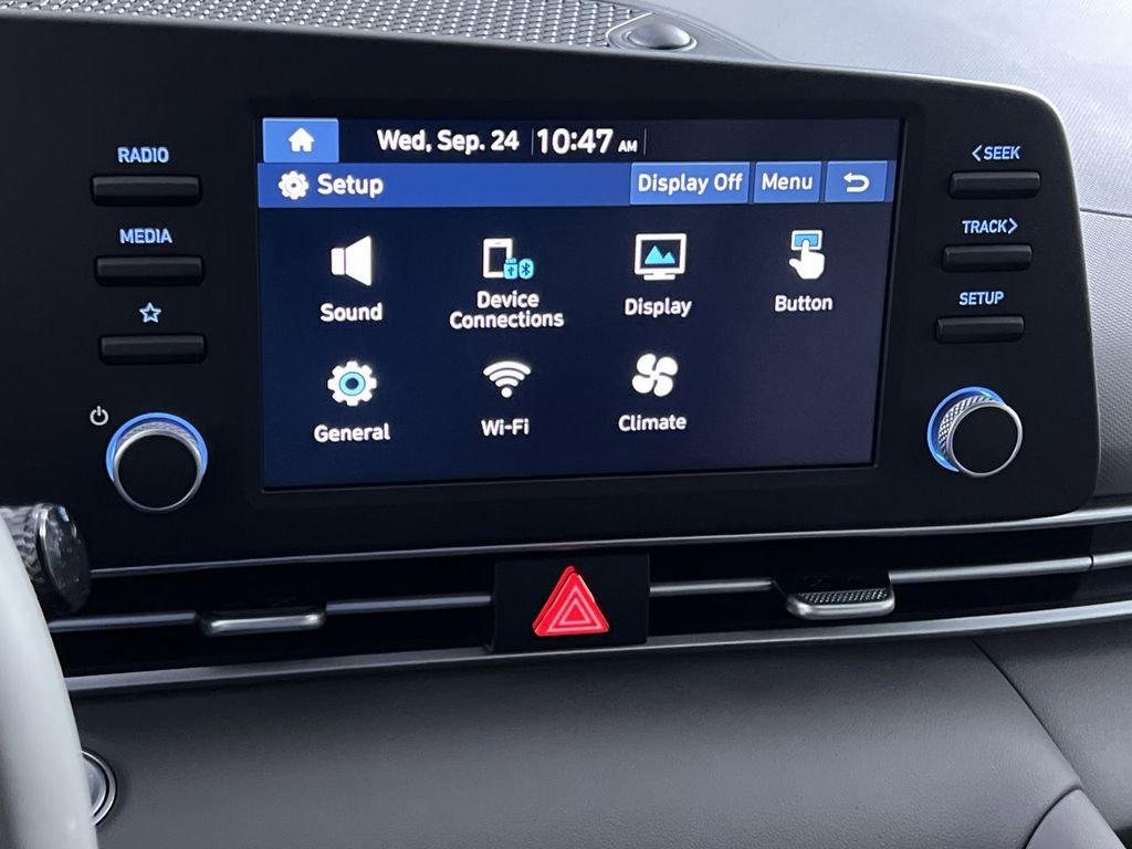 Used 2025 Hyundai Elantra Sport image 26