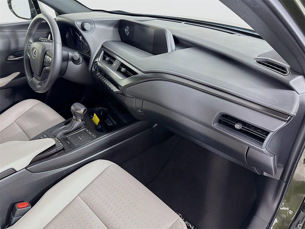 Used 2022 Lexus UX 250h image 26