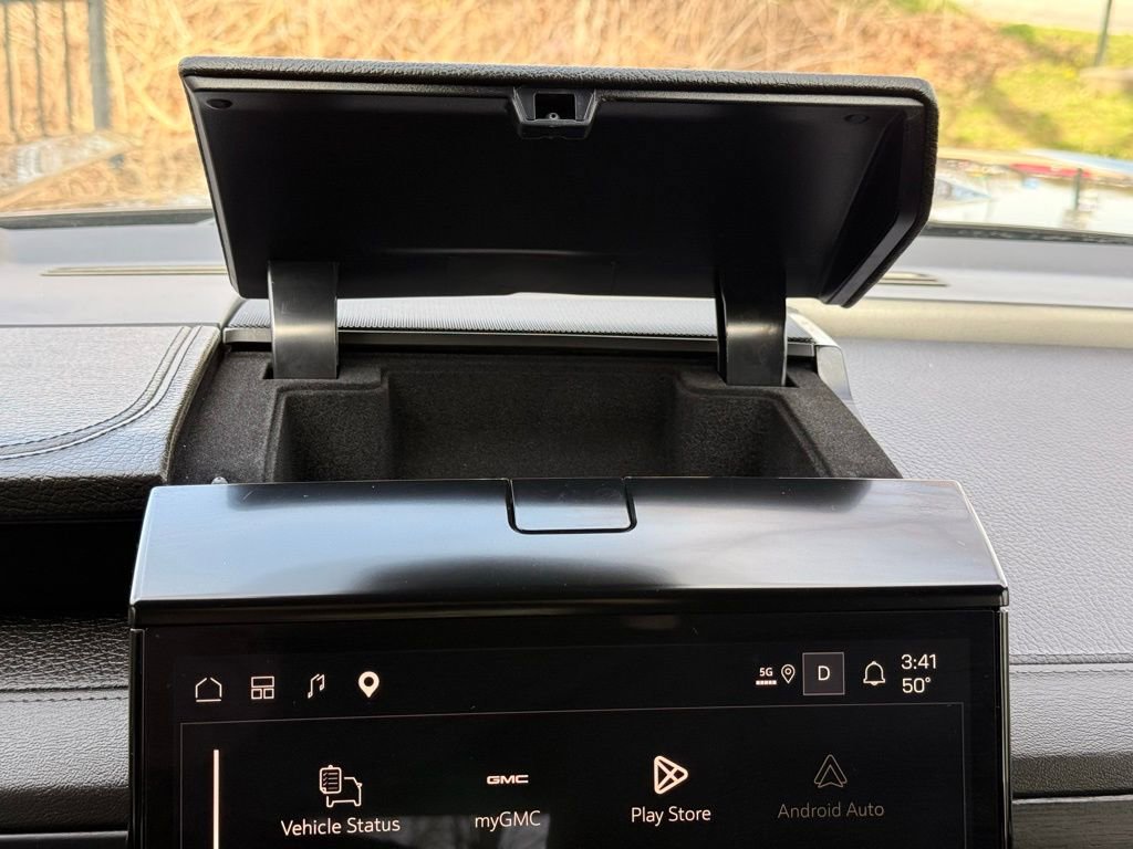 Used 2025 GMC Yukon Denali w/ Denali Reserve Package image 25