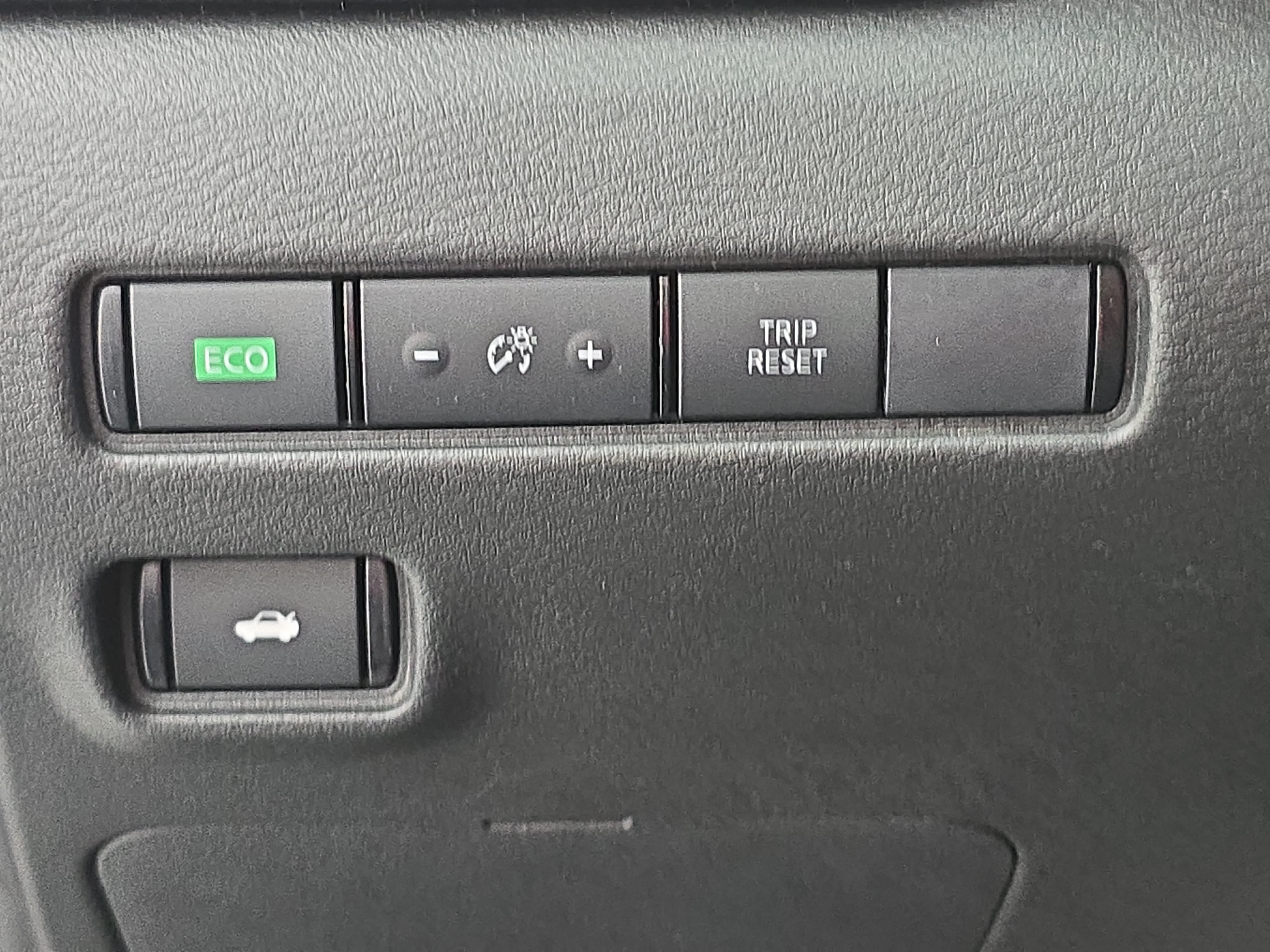 Certified 2025 Nissan Sentra SV FWD image 24