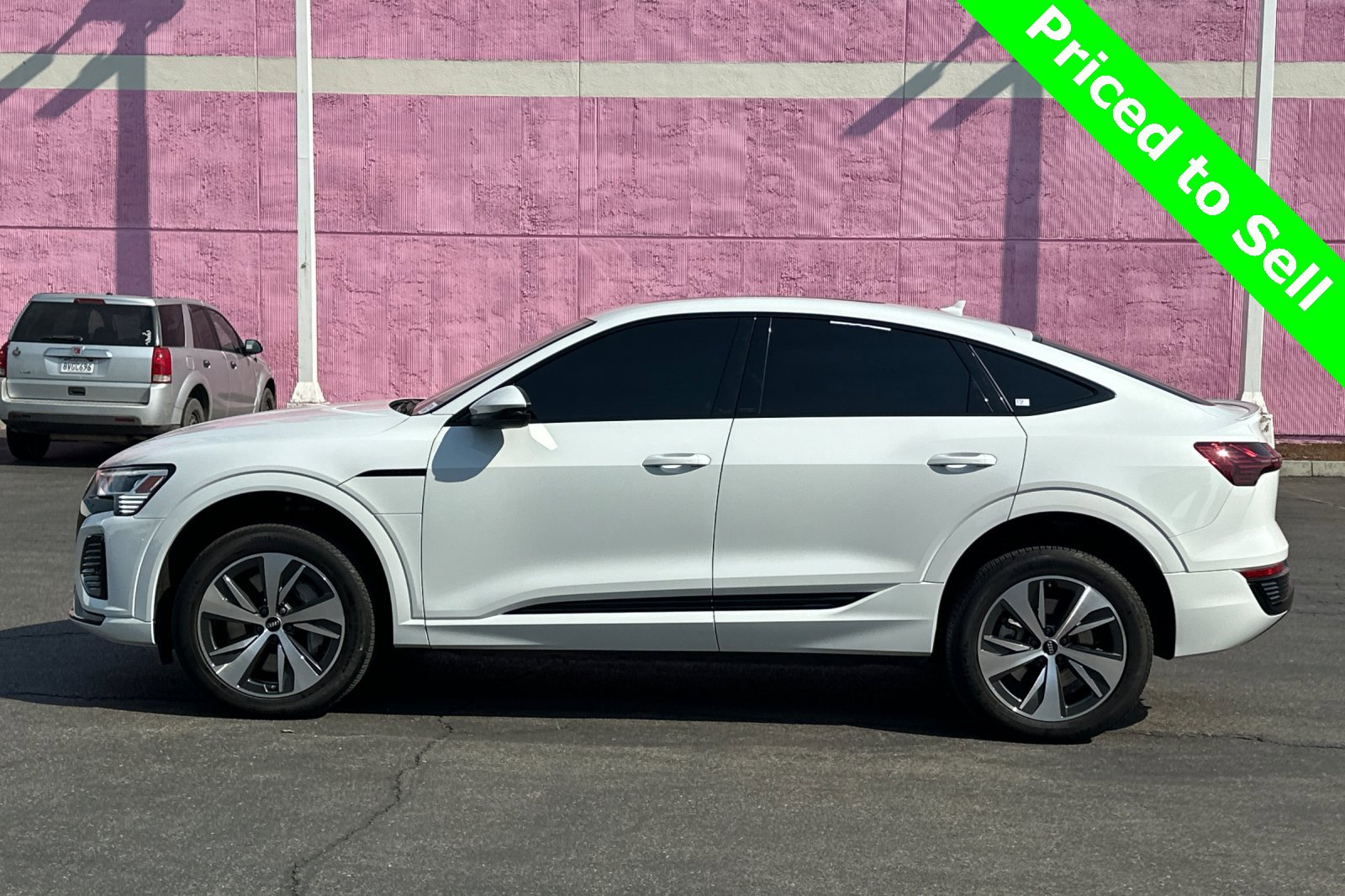 Used 2024 Audi Q8 e-tron Premium image 7